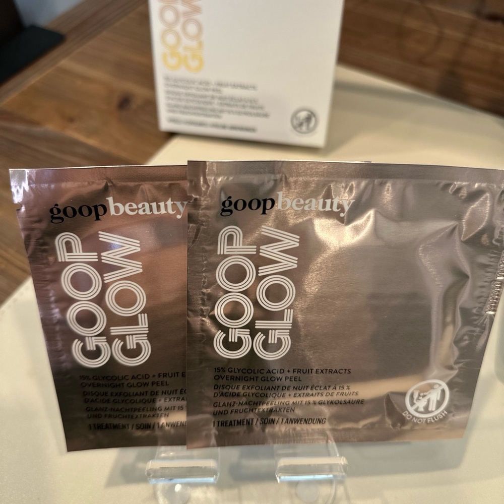 GOOPGLOW 15% Glycolic acid + fruit extract overnight glow peel-2 GLOW PEEL PADS
